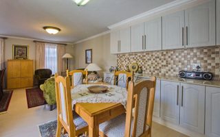2 Bedroom House For Sale in Long Beach