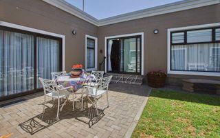 2 Bedroom House For Sale in Long Beach