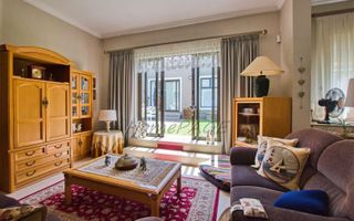 2 Bedroom House For Sale in Long Beach