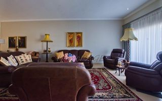 2 Bedroom House For Sale in Long Beach