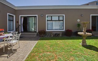 2 Bedroom House For Sale in Long Beach