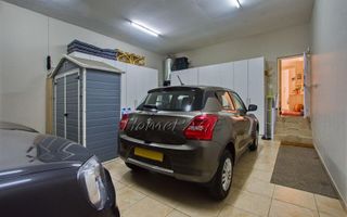 2 Bedroom House For Sale in Long Beach