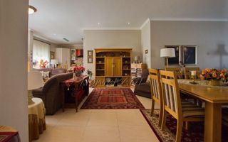 2 Bedroom House For Sale in Long Beach