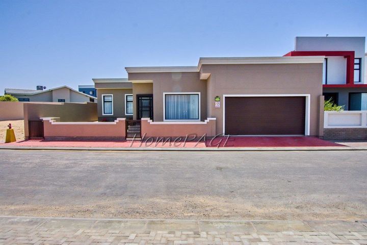 2 Bedroom House For Sale in Long Beach