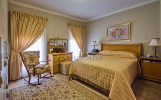 2 Bedroom House For Sale in Long Beach