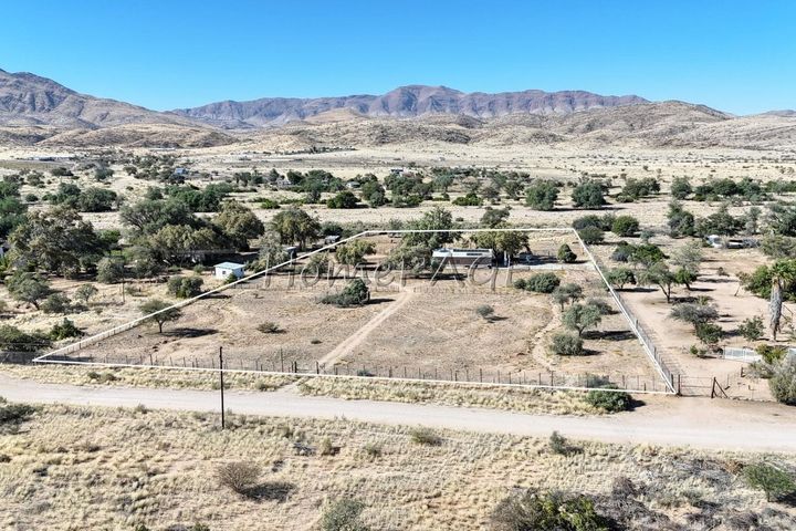 2 Bedroom Small Holding / Plot For Sale in Usakos