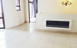 3 Bedroom House For Sale in Long Beach