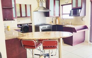 3 Bedroom House For Sale in Long Beach