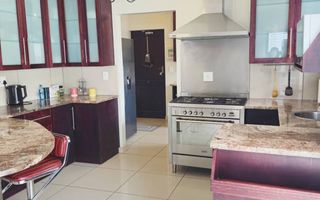 3 Bedroom House For Sale in Long Beach