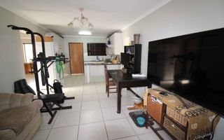 2 Bedroom House For Sale in Fairway Estate
