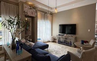 6 Bedroom House For Sale in Erospark, Windhoek