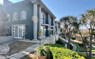 4 Bedroom House For Sale in Luxury Hill, Windhoek
