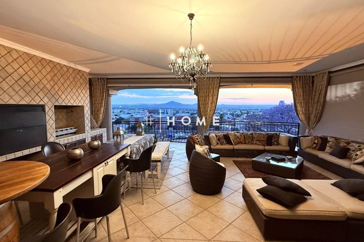 4 Bedroom House For Sale in Luxury Hill, Windhoek