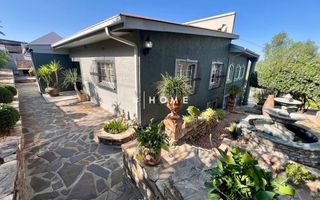 4 Bedroom House For Sale in Luxury Hill, Windhoek