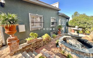 4 Bedroom House For Sale in Luxury Hill, Windhoek