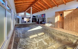 4 Bedroom House For Sale in Meersig