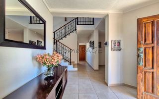 4 Bedroom House For Sale in Meersig