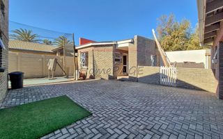 4 Bedroom House For Sale in Meersig