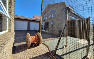 4 Bedroom House For Sale in Meersig