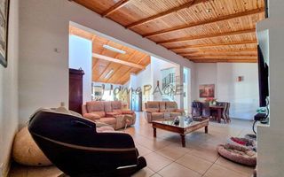 4 Bedroom House For Sale in Meersig