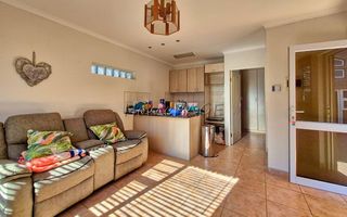 4 Bedroom House For Sale in Meersig