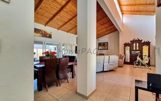 4 Bedroom House For Sale in Meersig