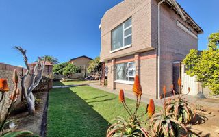 4 Bedroom House For Sale in Meersig