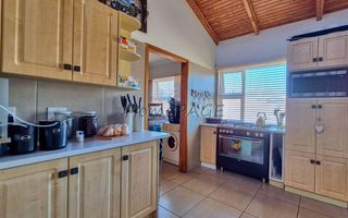 4 Bedroom House For Sale in Meersig