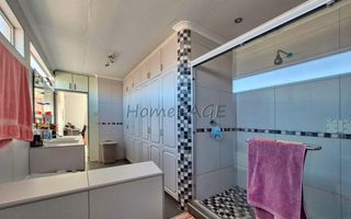 4 Bedroom House For Sale in Meersig