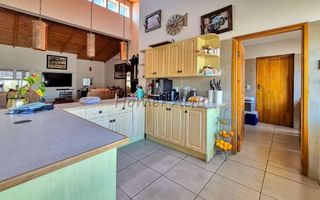 4 Bedroom House For Sale in Meersig