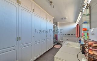 4 Bedroom House For Sale in Meersig