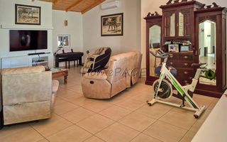 4 Bedroom House For Sale in Meersig