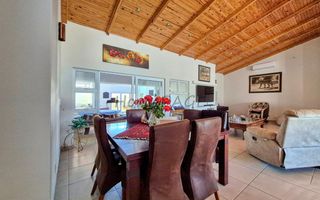 4 Bedroom House For Sale in Meersig