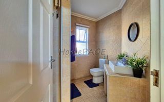 4 Bedroom House For Sale in Meersig