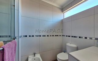 4 Bedroom House For Sale in Meersig