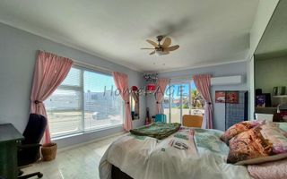 4 Bedroom House For Sale in Meersig