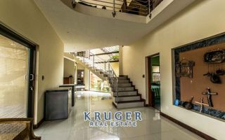 5 Bedroom House For Sale in Vogelstrand, Swakopmund