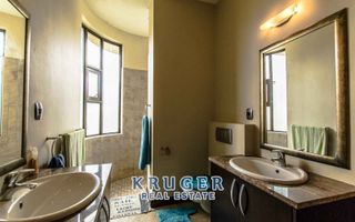 5 Bedroom House For Sale in Vogelstrand, Swakopmund