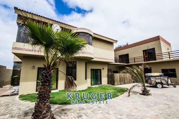 5 Bedroom House For Sale in Vogelstrand, Swakopmund