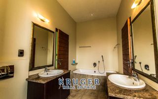 5 Bedroom House For Sale in Vogelstrand, Swakopmund