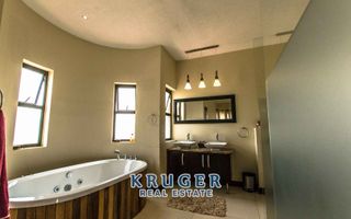 5 Bedroom House For Sale in Vogelstrand, Swakopmund
