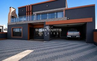 5 Bedroom House For Sale in Matatura, Swakopmund