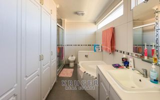4 Bedroom House For Sale in Meersig