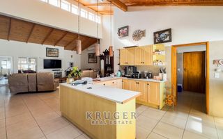 4 Bedroom House For Sale in Meersig