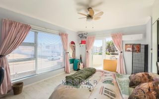 4 Bedroom House For Sale in Meersig