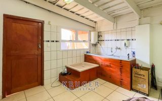 4 Bedroom House For Sale in Meersig