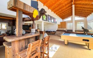 4 Bedroom House For Sale in Meersig