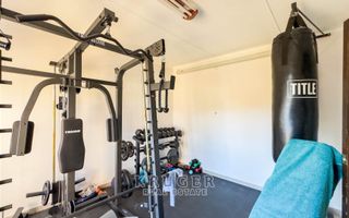4 Bedroom House For Sale in Meersig