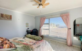 4 Bedroom House For Sale in Meersig