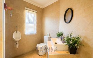 4 Bedroom House For Sale in Meersig